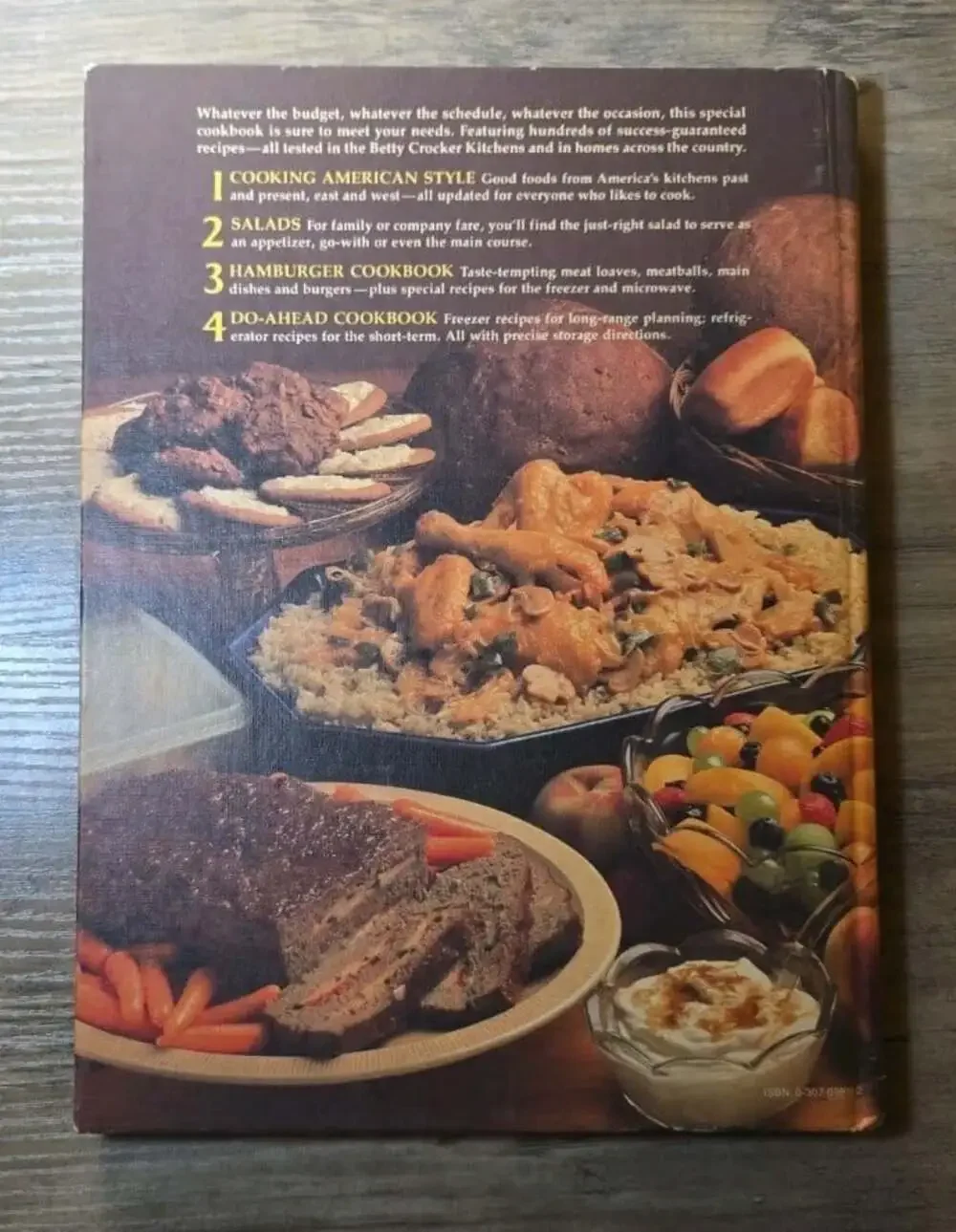 Betty Crocker's 4 in 1 Cookbook Collection (Cooking American Style / Salads / Ha
